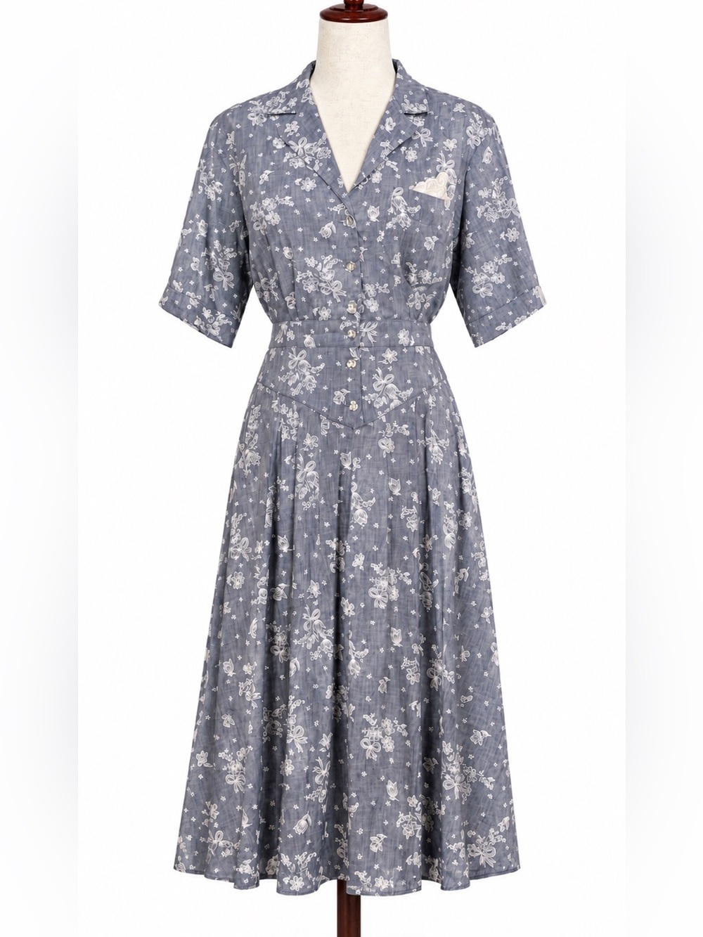 Vintage-Blue Floral Midi Dress with pocket square.- size 2-4, 26" waist